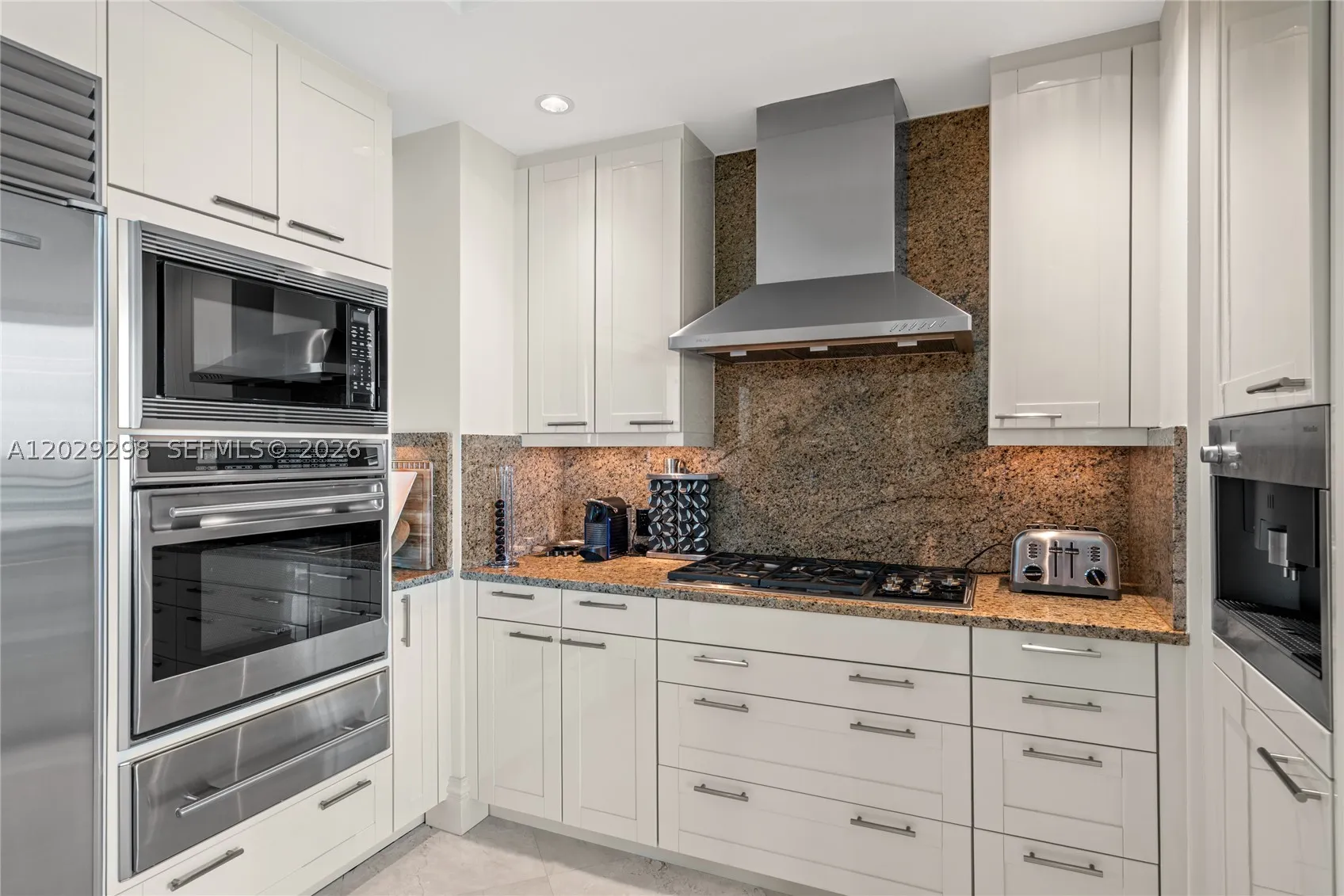 10295 Collins Ave #1606