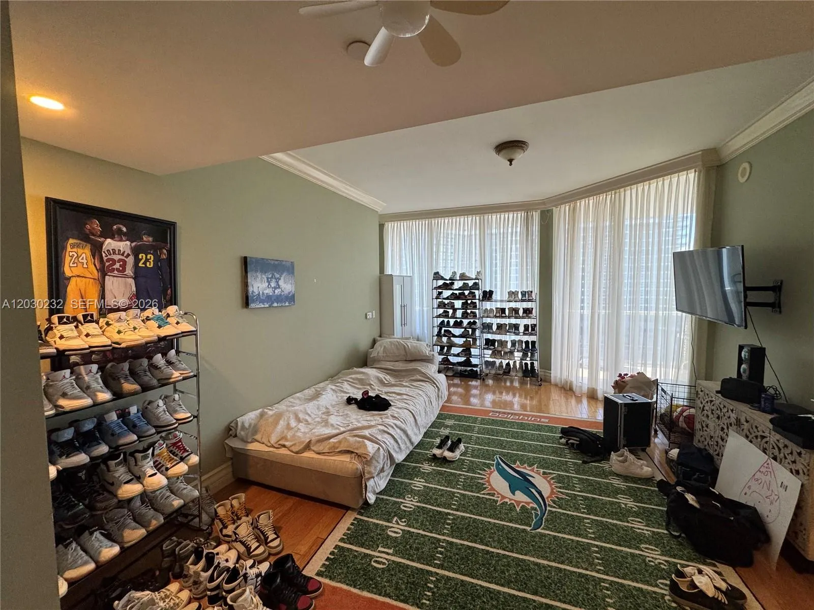 10225 Collins Ave #503