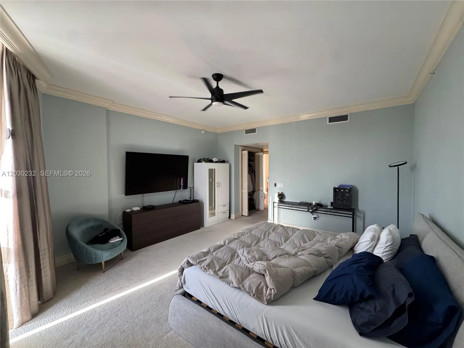 10225 Collins Ave #503