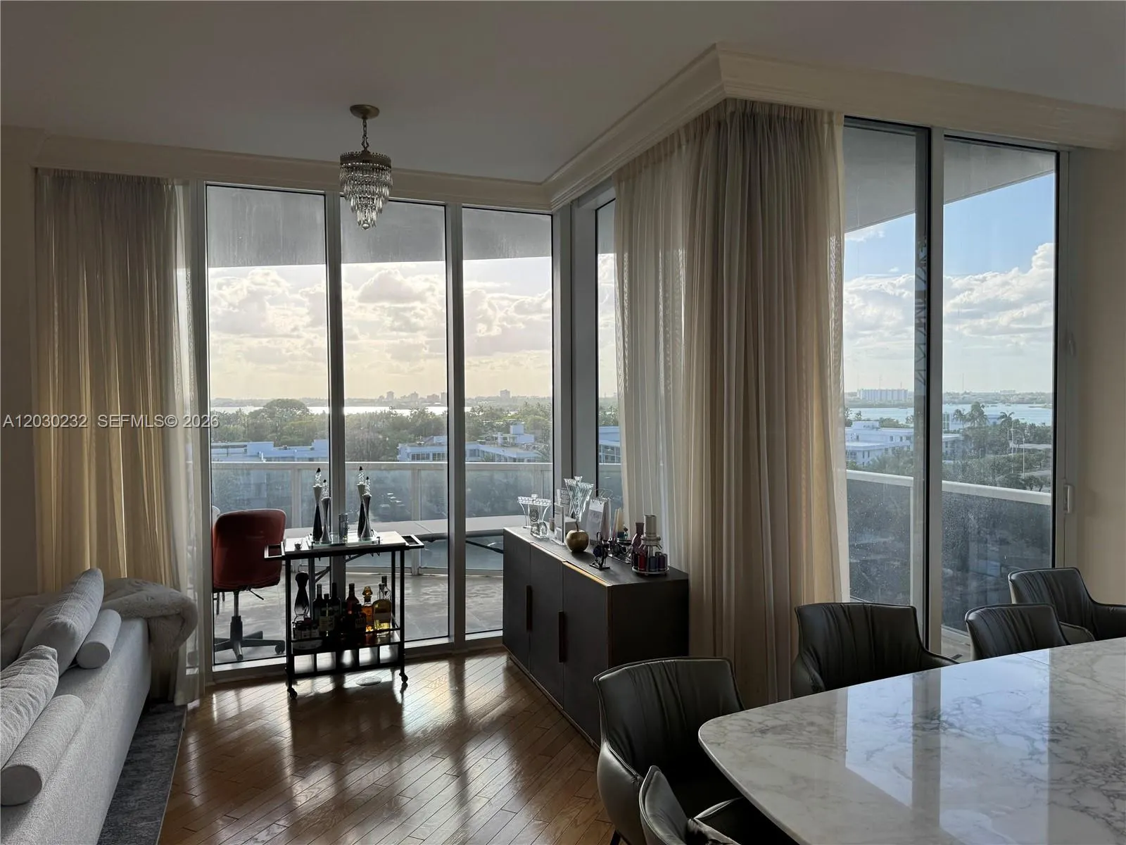10225 Collins Ave #503
