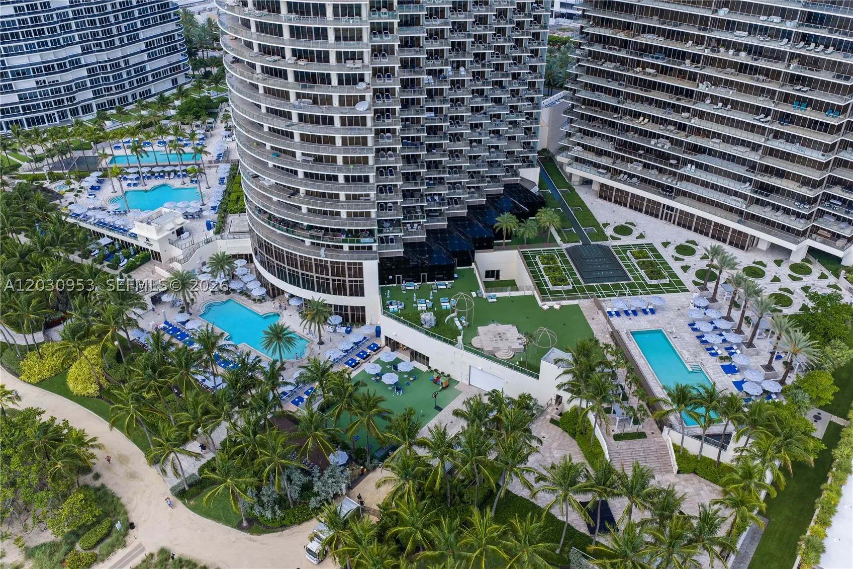 9703 Collins Ave #2000