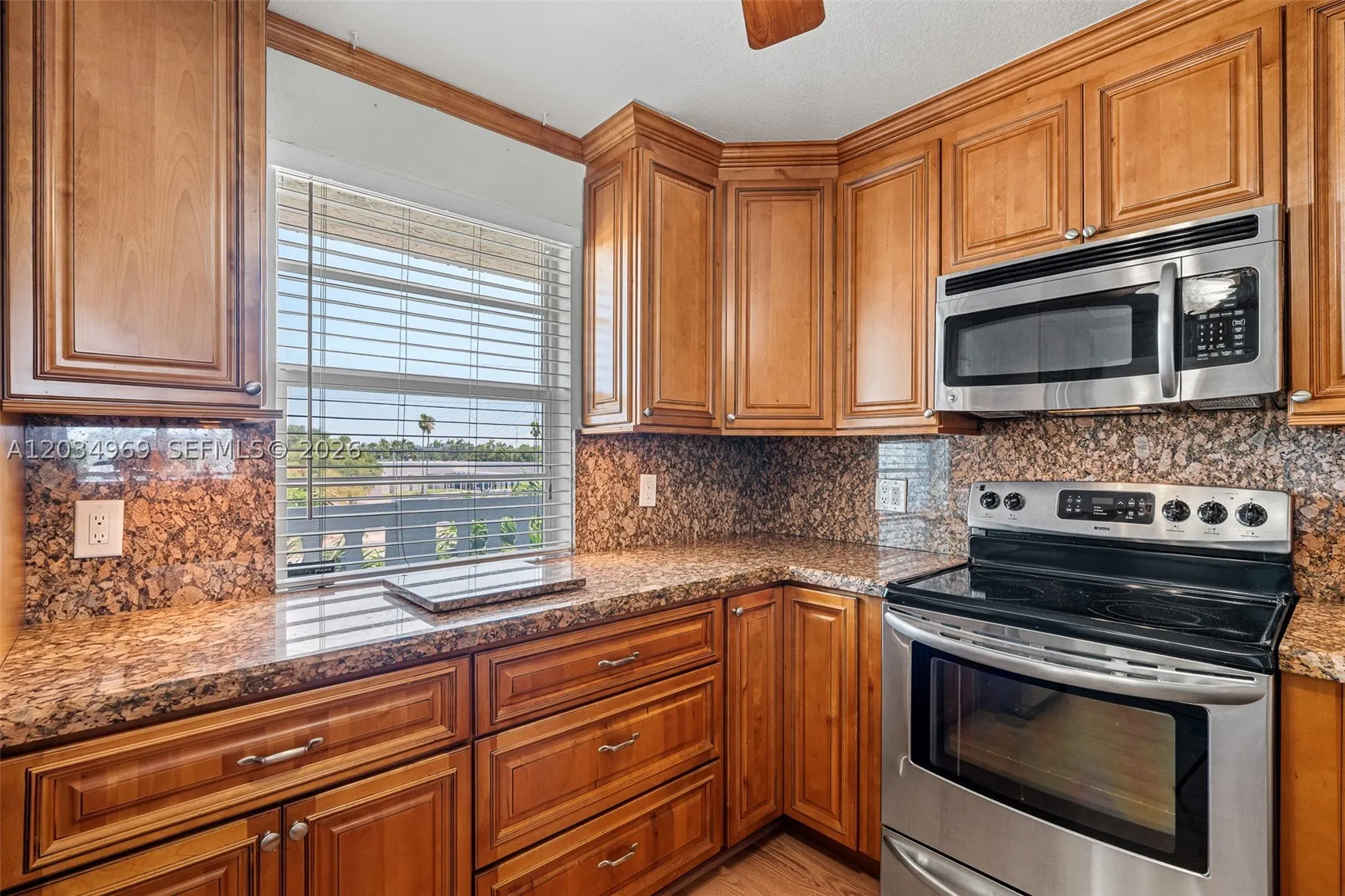325 SE 11th Ter #308