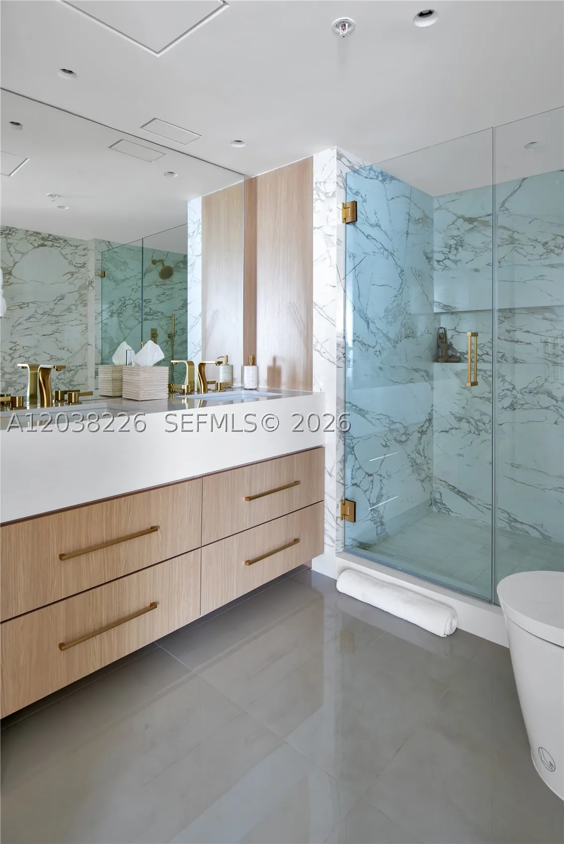 9201 Collins Ave (Remodel & Furniture) #422