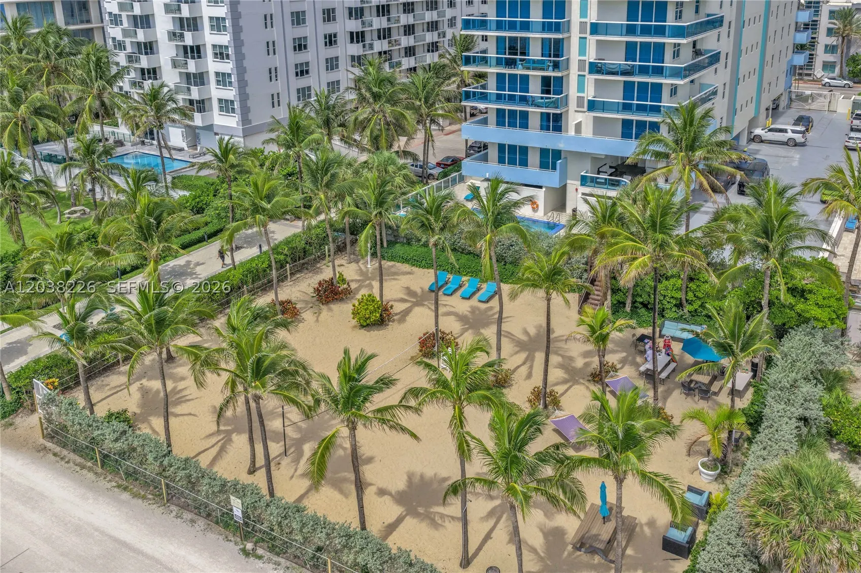9201 Collins Ave (Remodel & Furniture) #422