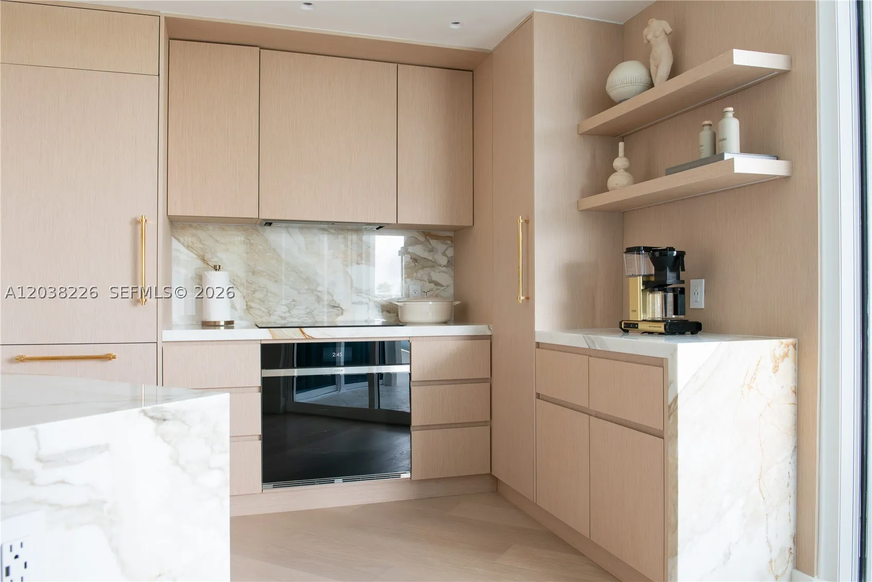 9201 Collins Ave (Remodel & Furniture) #422