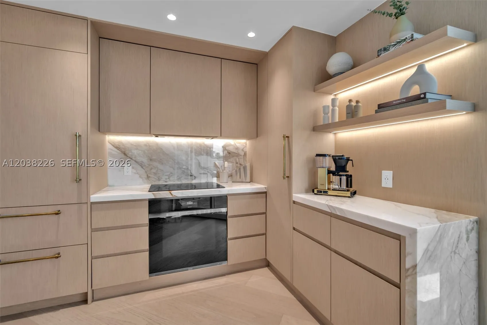 9201 Collins Ave (Remodel & Furniture) #422