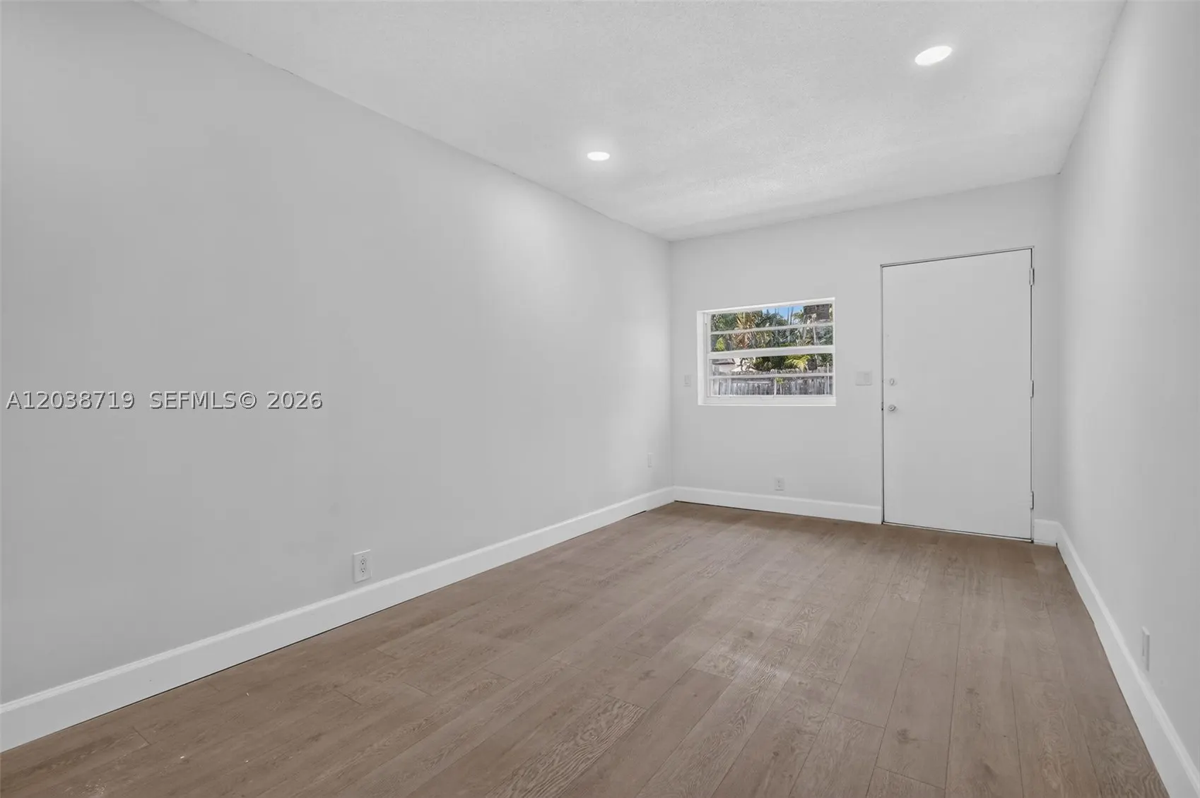 258 SW 8th St