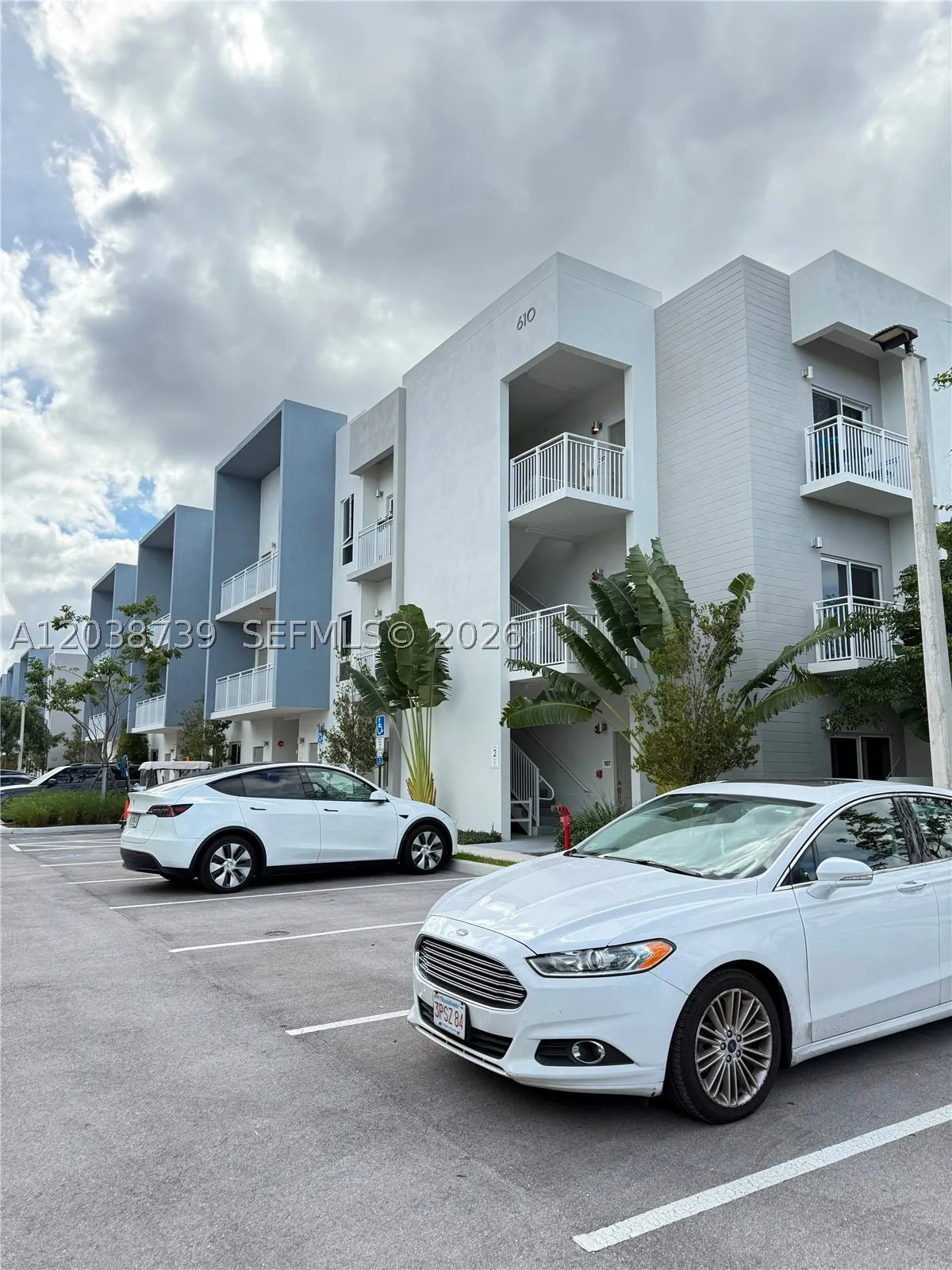 610 NE 2nd St #301