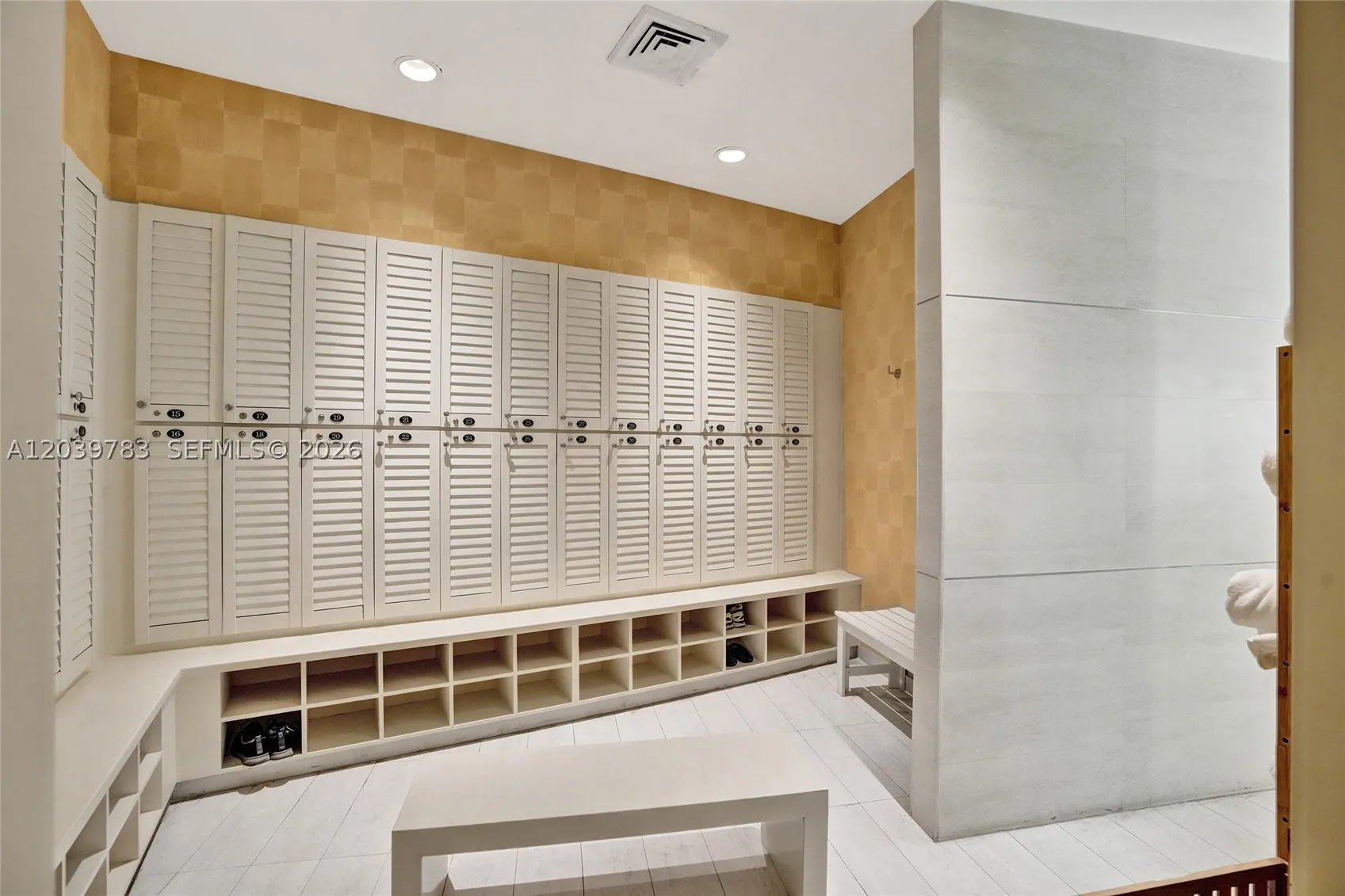 9601 Collins Ave #402