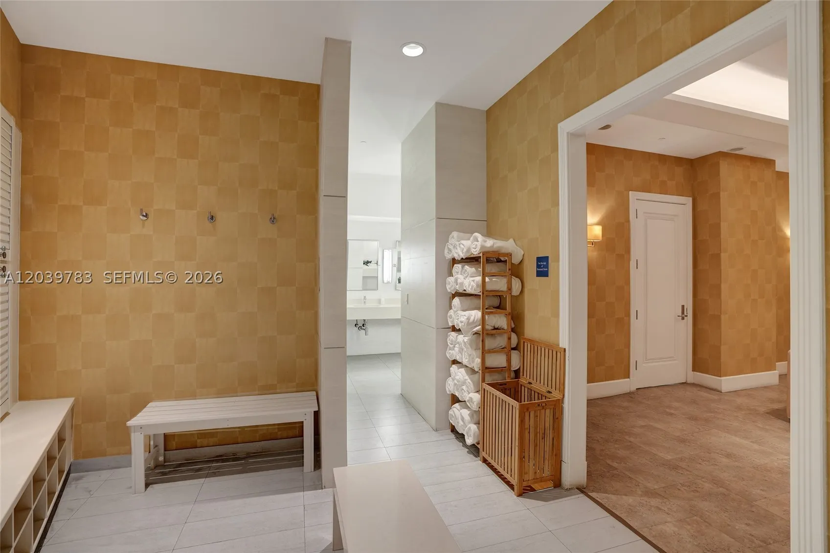 9601 Collins Ave #402