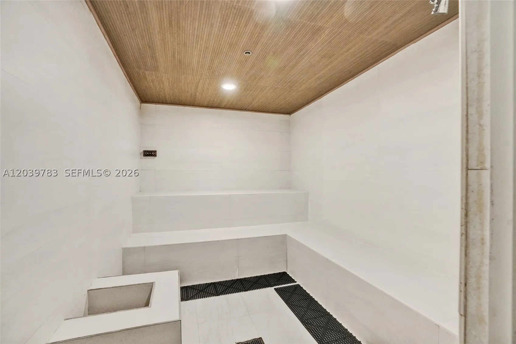 9601 Collins Ave #402