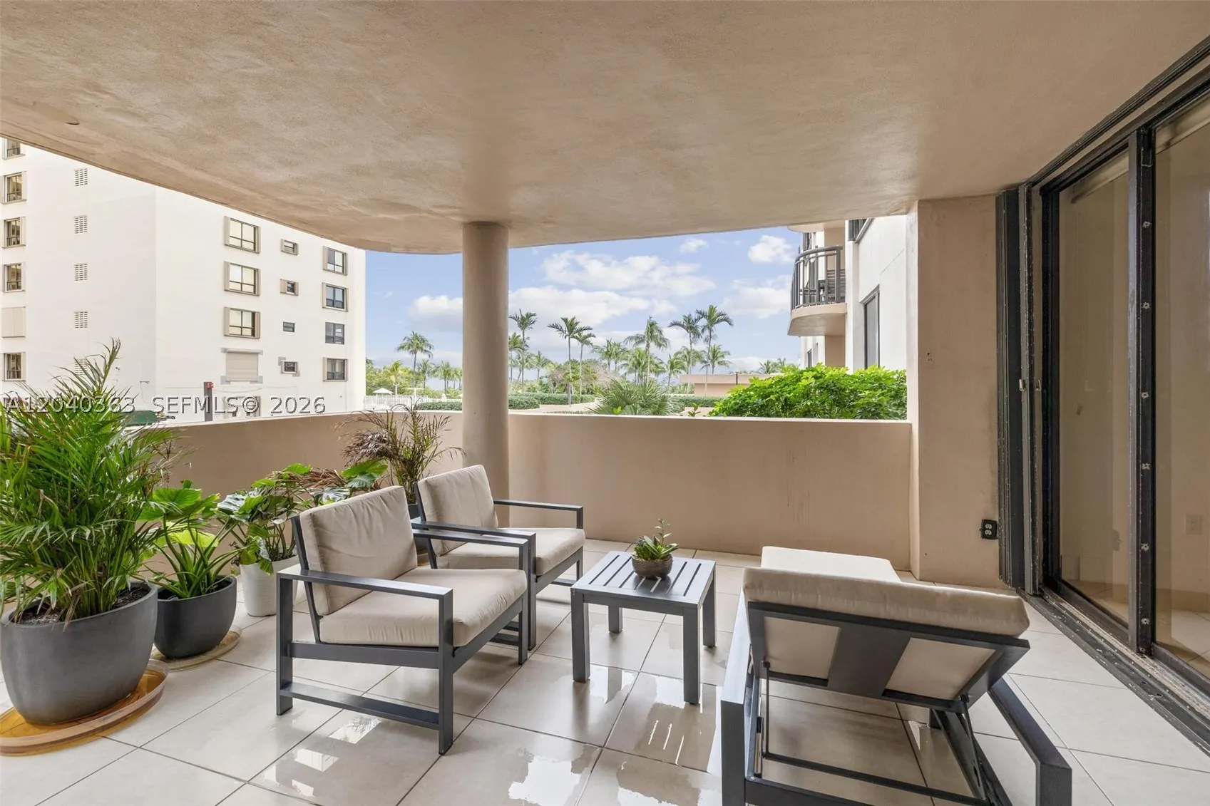 10175 Collins Ave #103