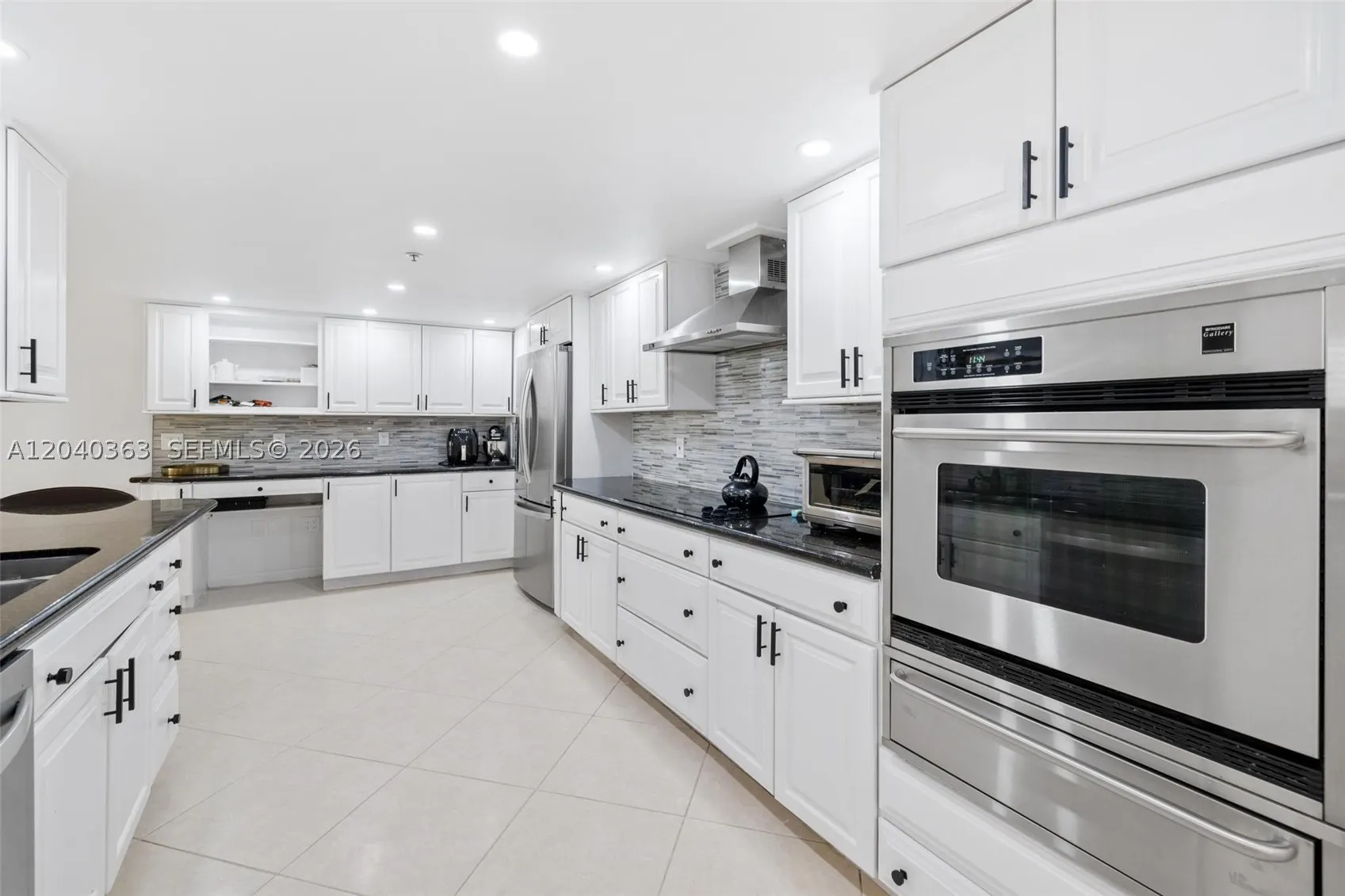 10175 Collins Ave #103