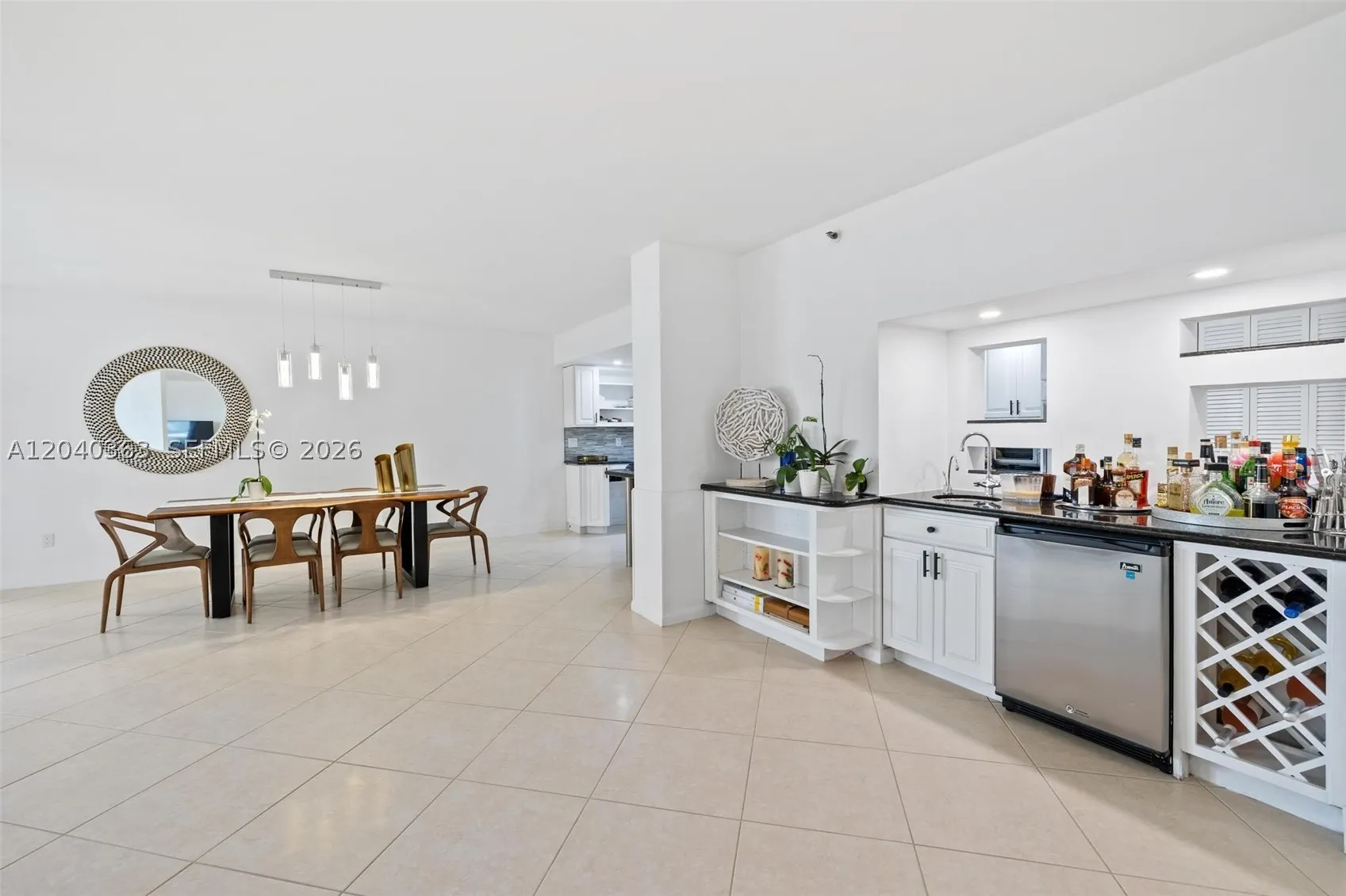 10175 Collins Ave #103