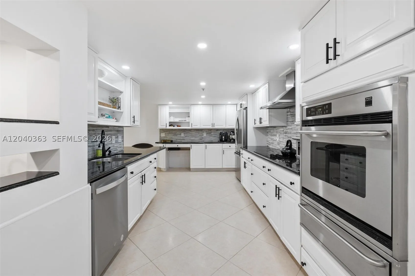 10175 Collins Ave #103