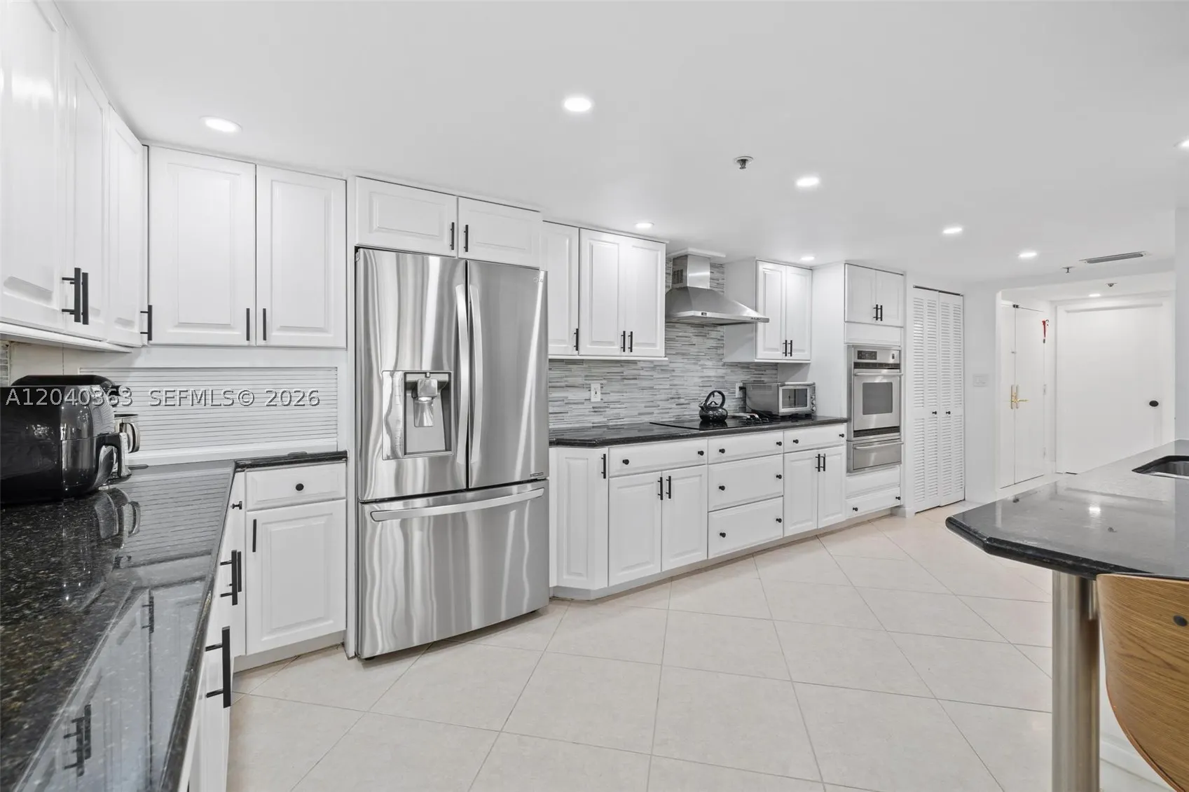 10175 Collins Ave #103