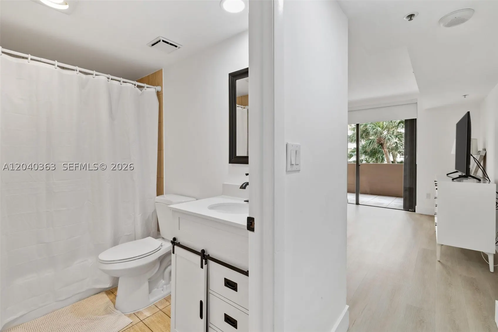 10175 Collins Ave #103
