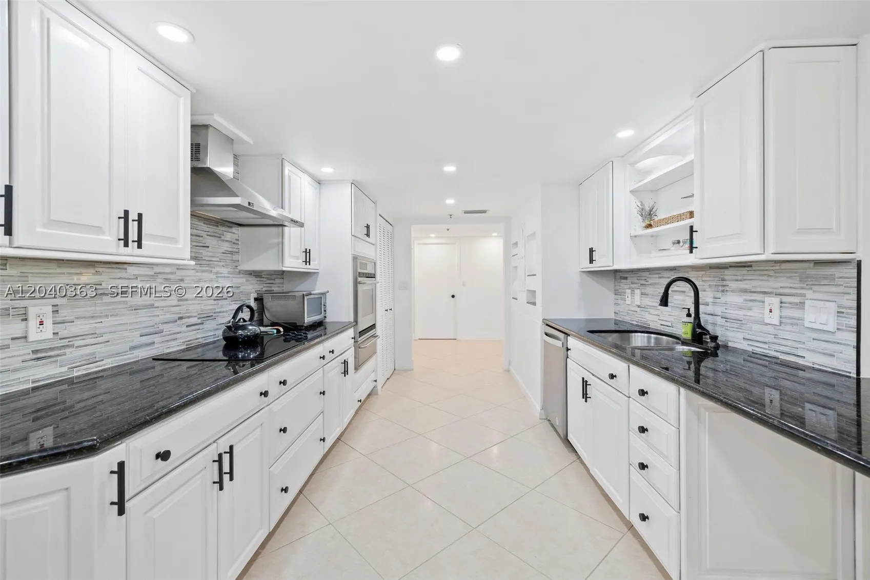 10175 Collins Ave #103