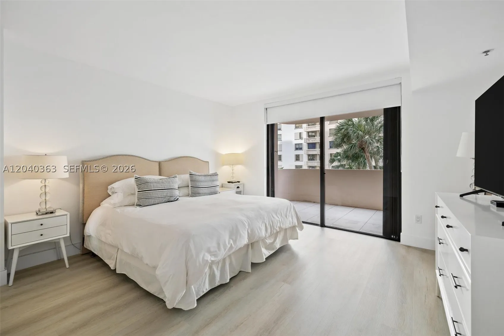 10175 Collins Ave #103