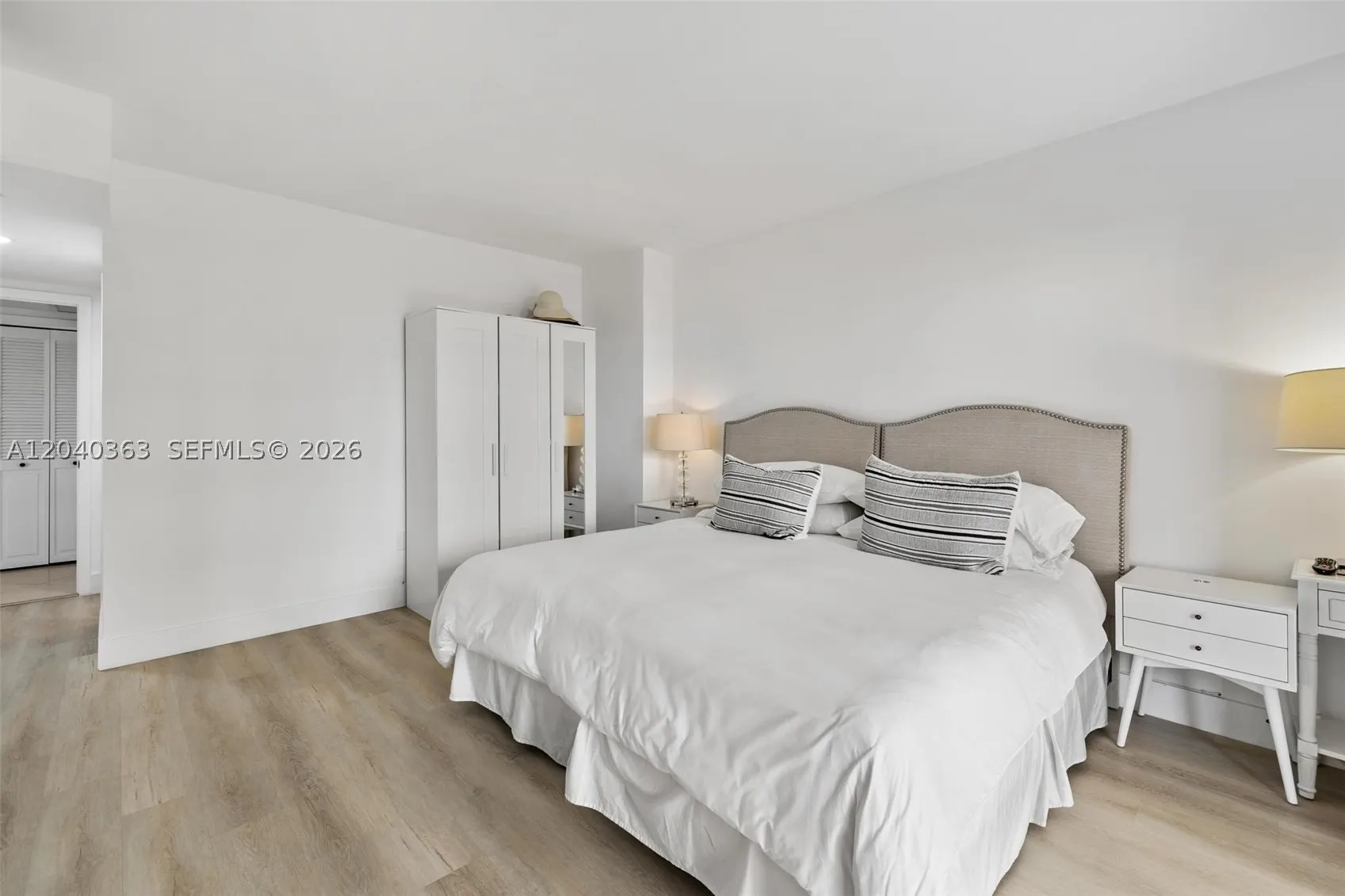 10175 Collins Ave #103