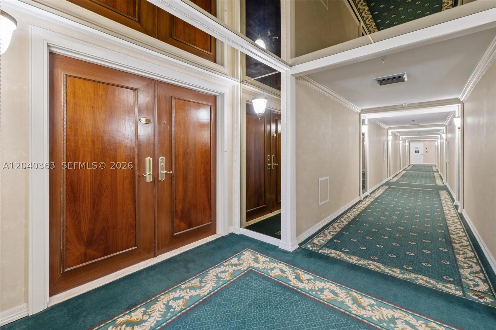10175 Collins Ave #103