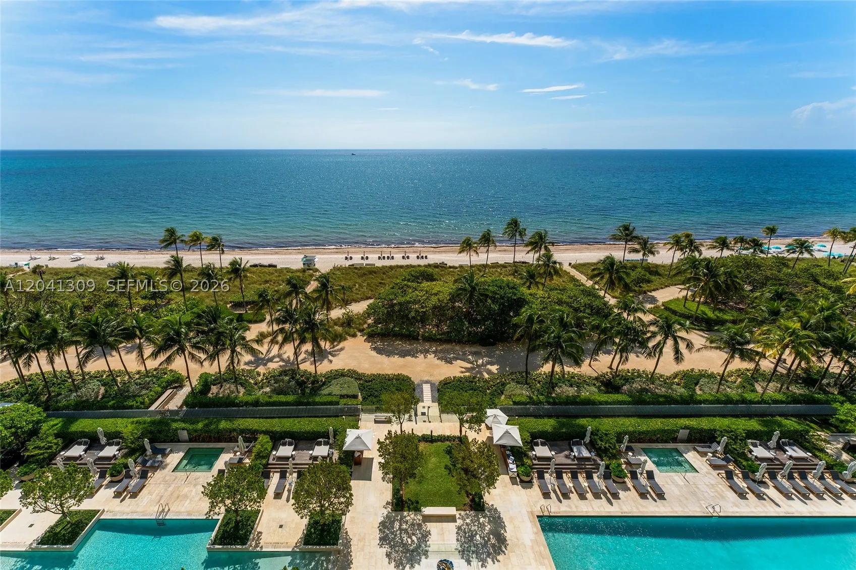10201 Collins Ave #906