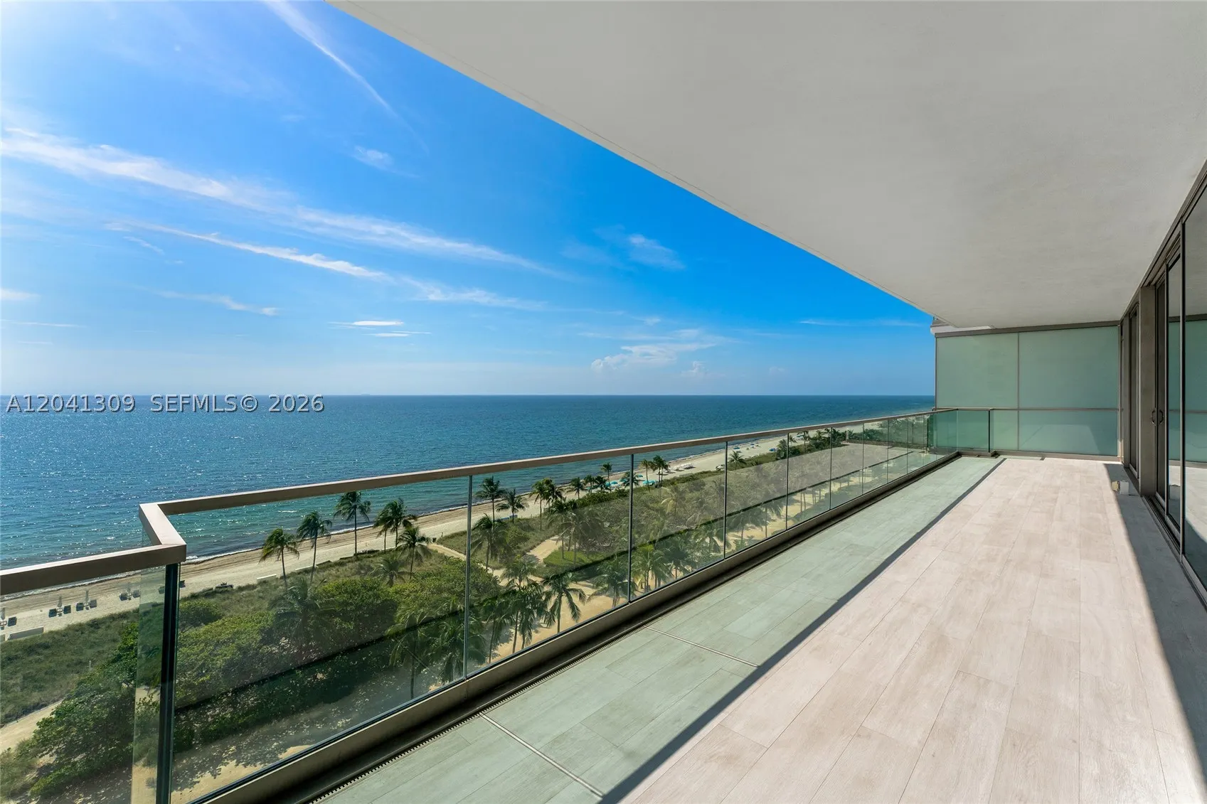 10201 Collins Ave #906