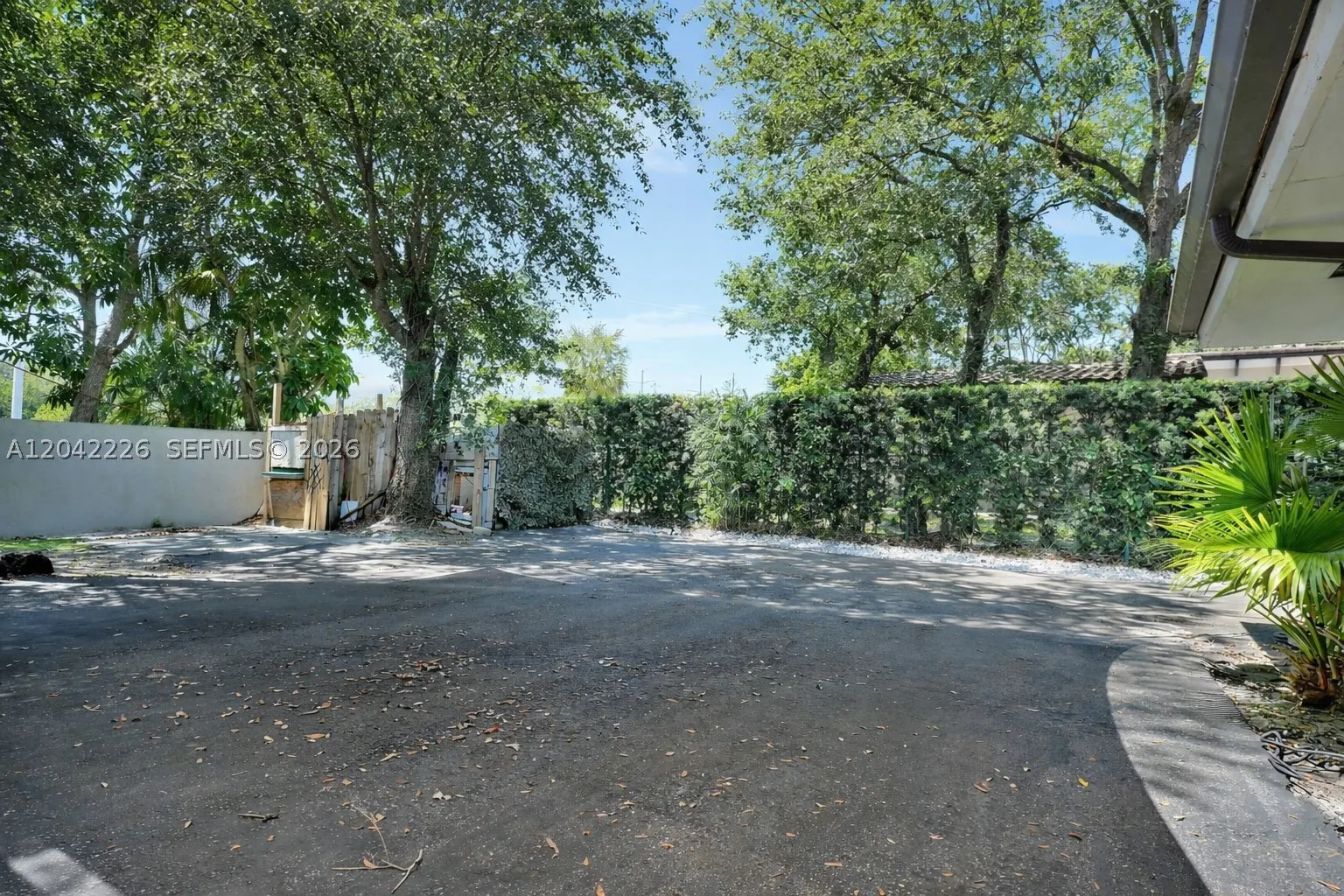 5801 SW 37th Ter