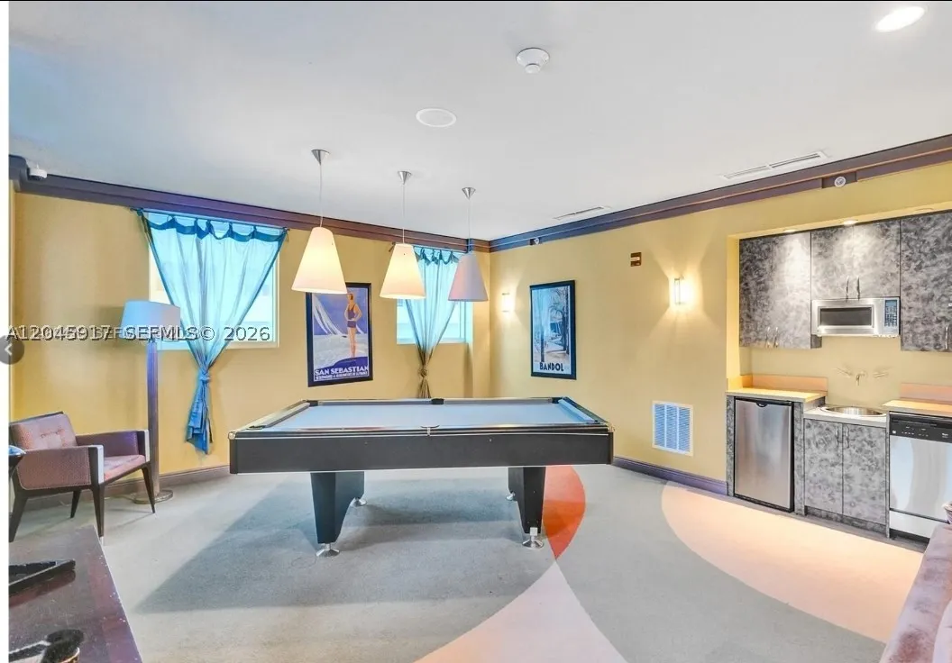 9172 Collins Ave #218