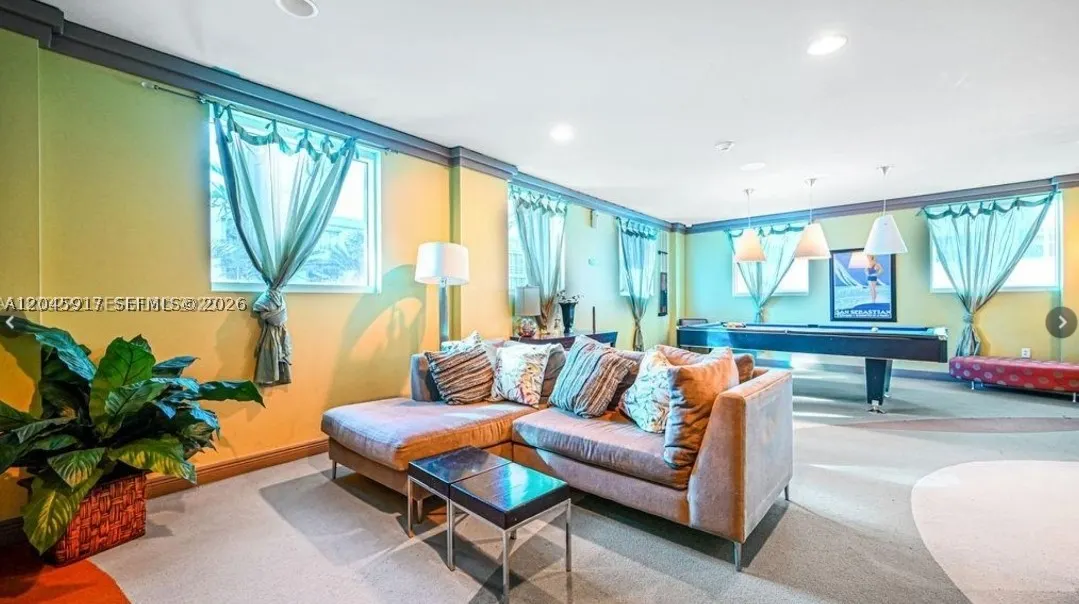 9172 Collins Ave #218