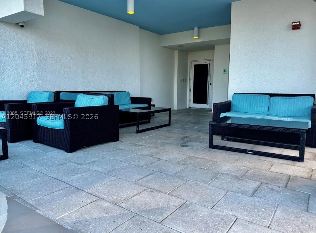 9172 Collins Ave #218