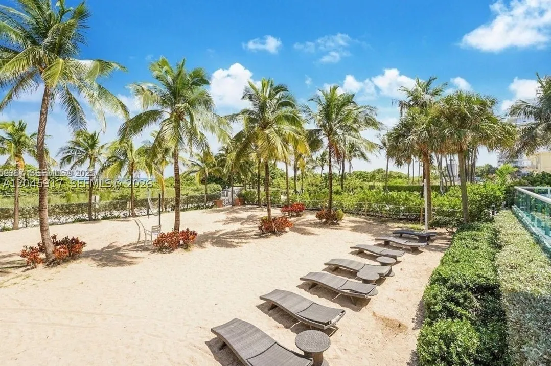 9172 Collins Ave #218