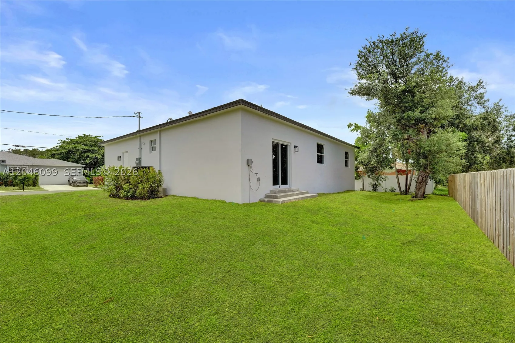 211 NW 14th Ct