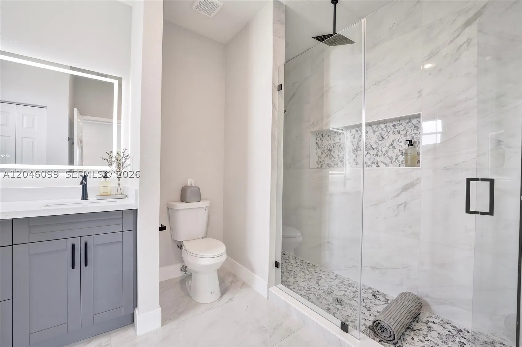211 NW 14th Ct