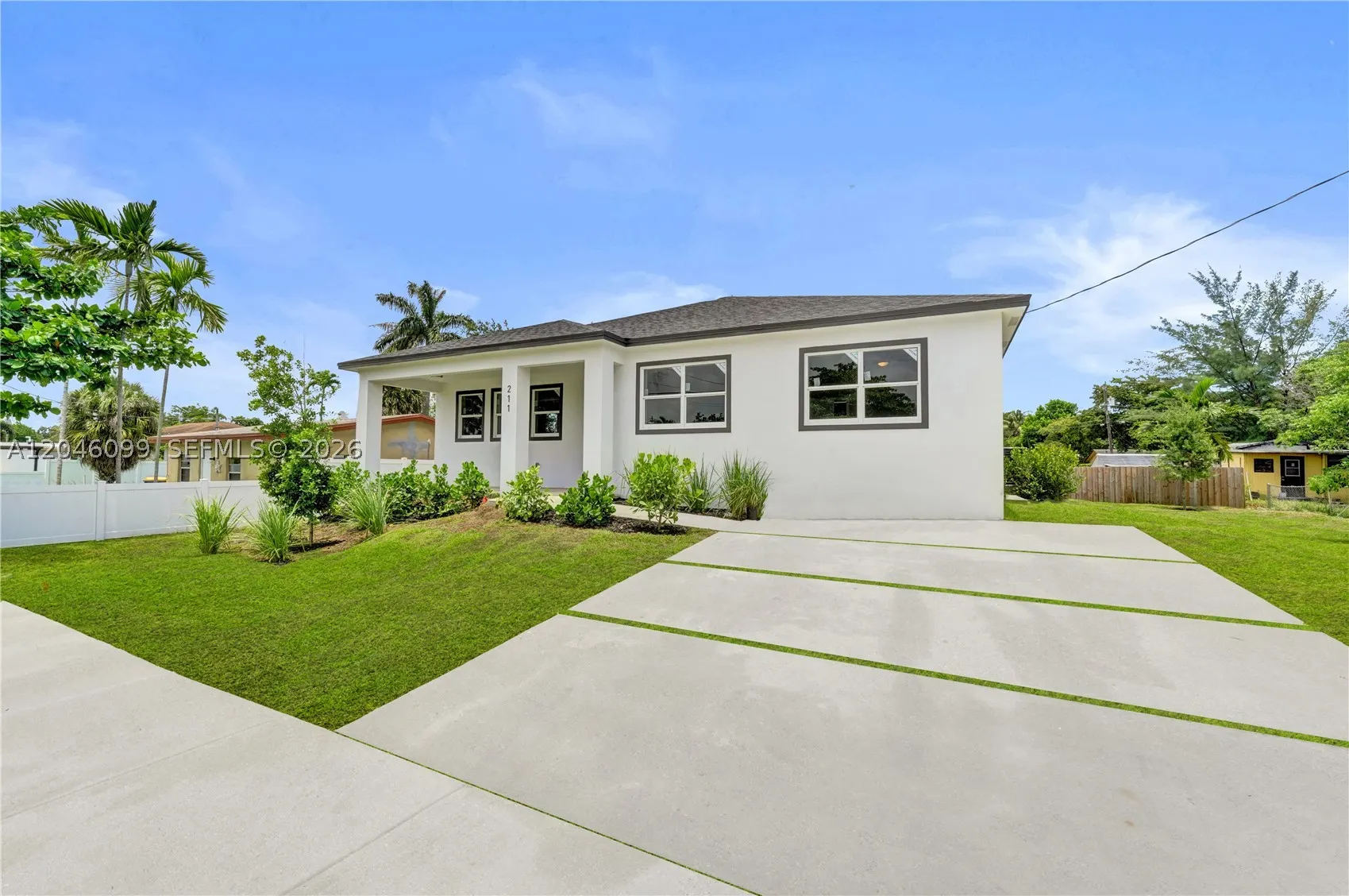 211 NW 14th Ct