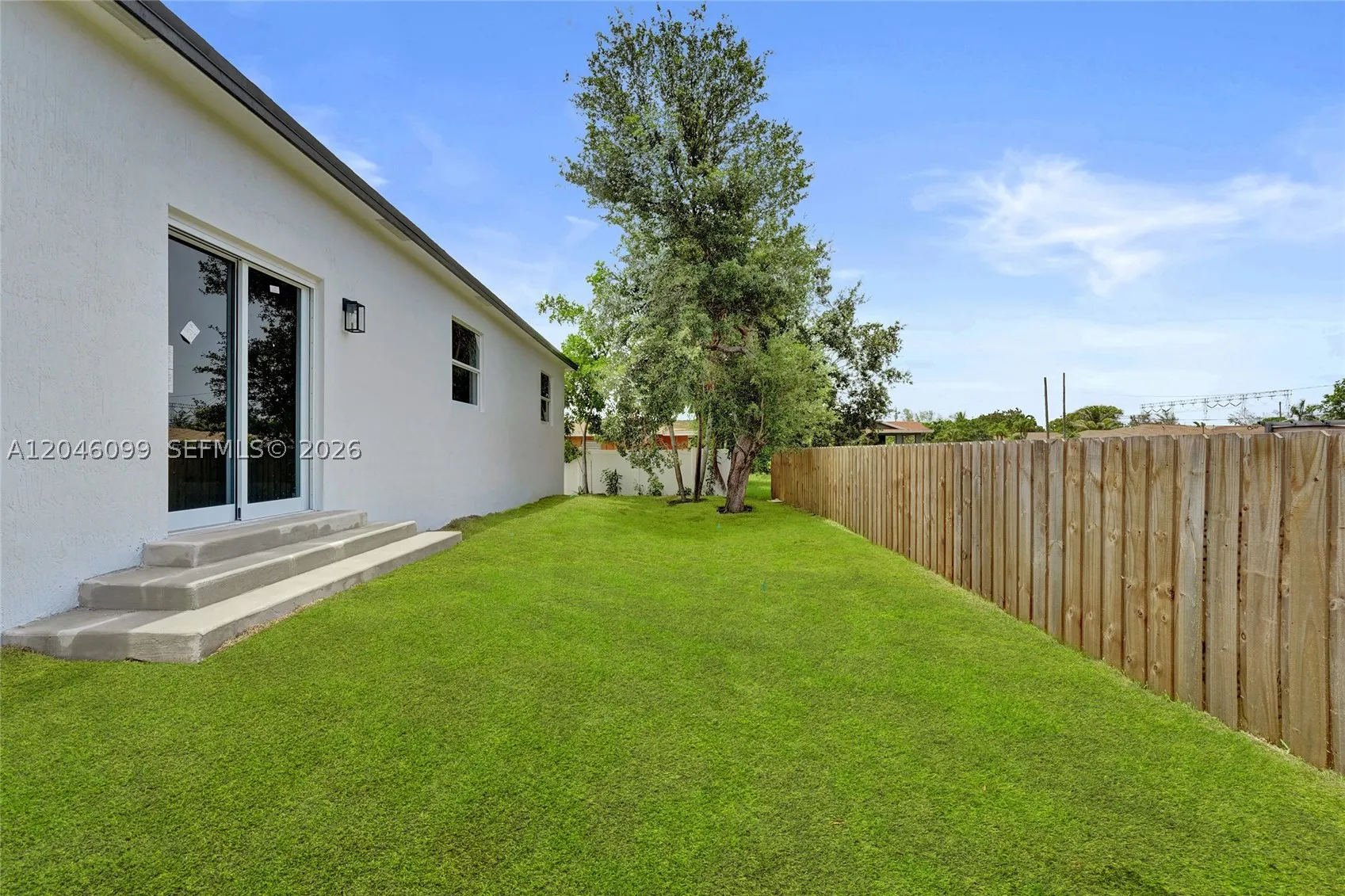 211 NW 14th Ct