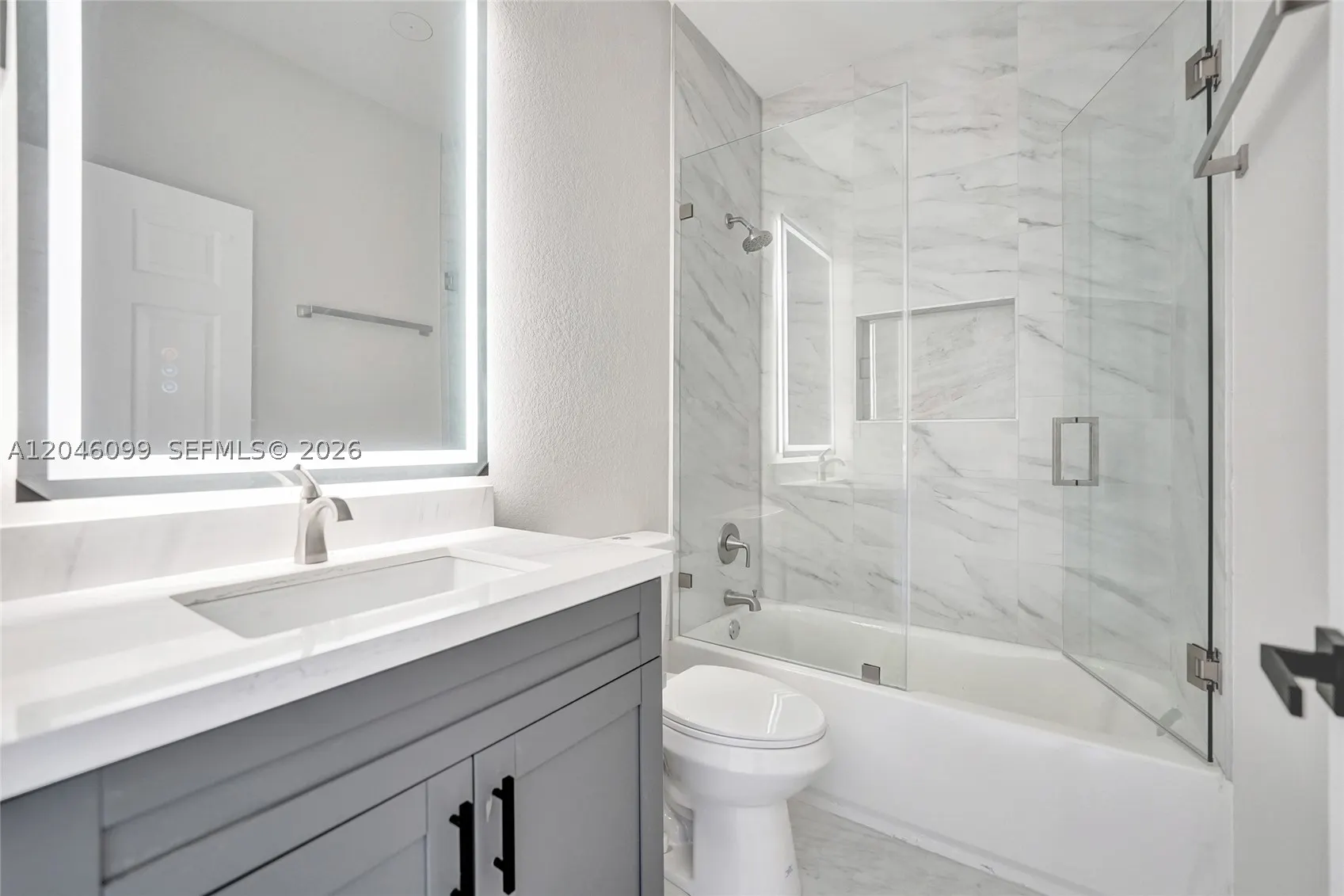 211 NW 14th Ct