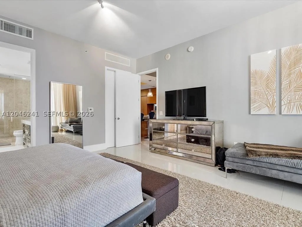 9705 Collins Ave #1804N