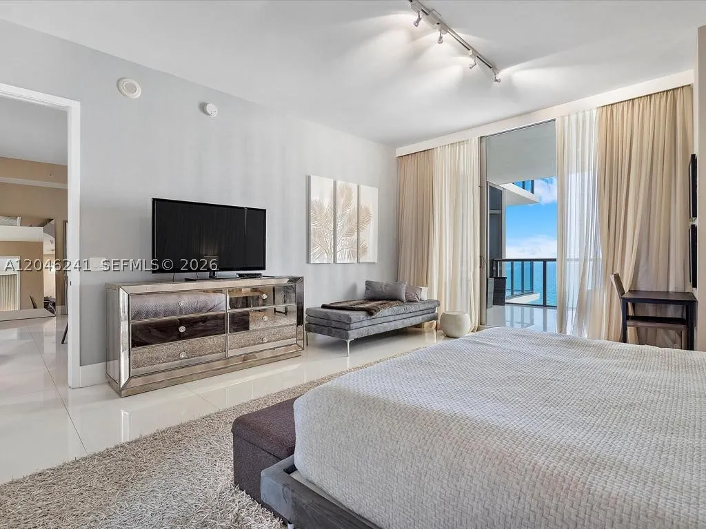 9705 Collins Ave #1804N