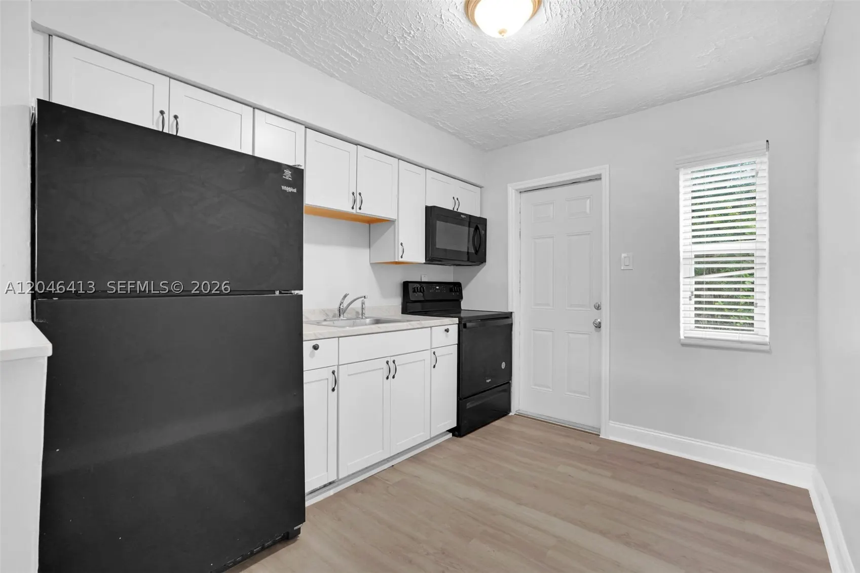 746 SW 4th St
