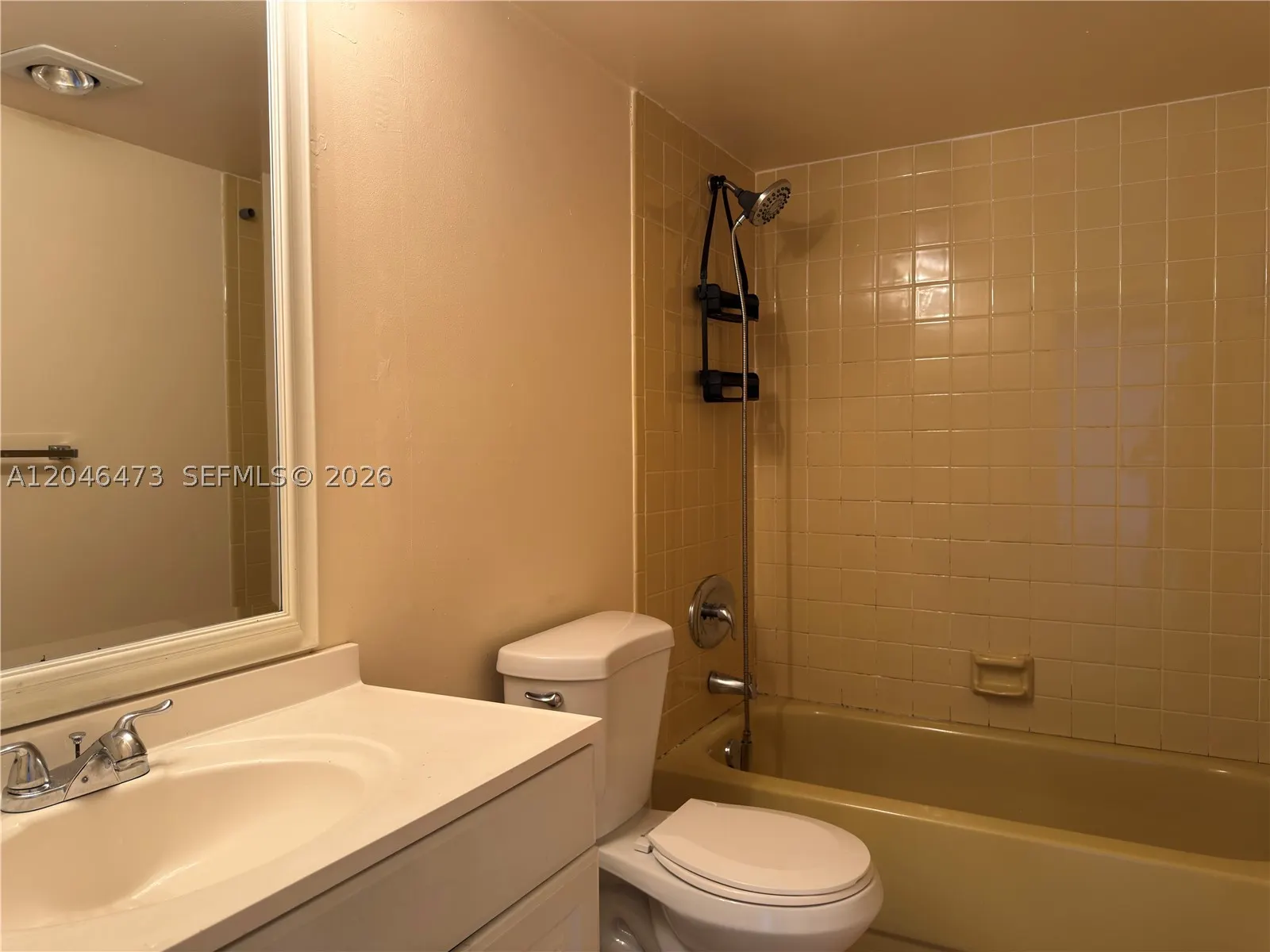 141 SE 3rd Ave #106
