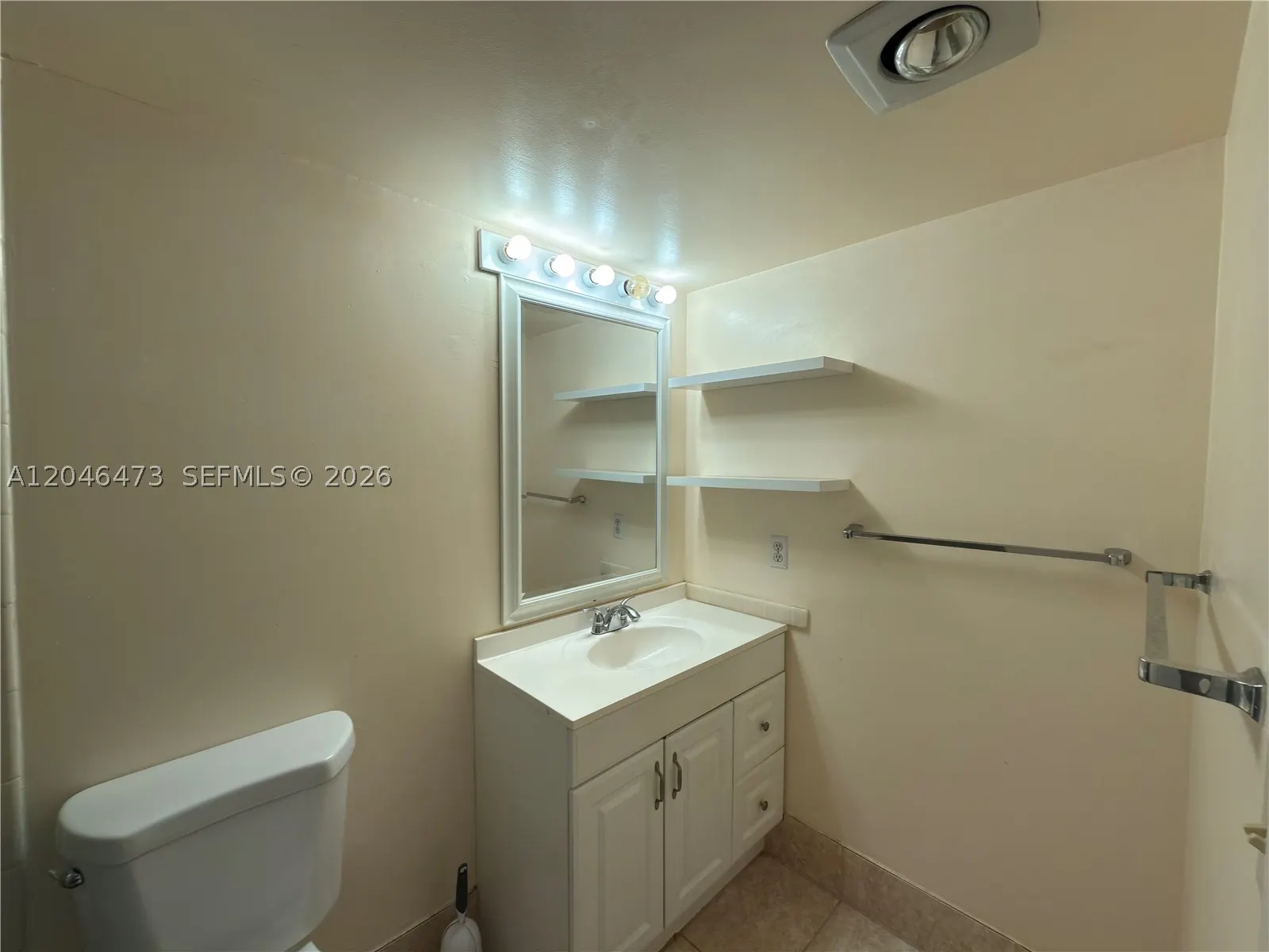 141 SE 3rd Ave #106