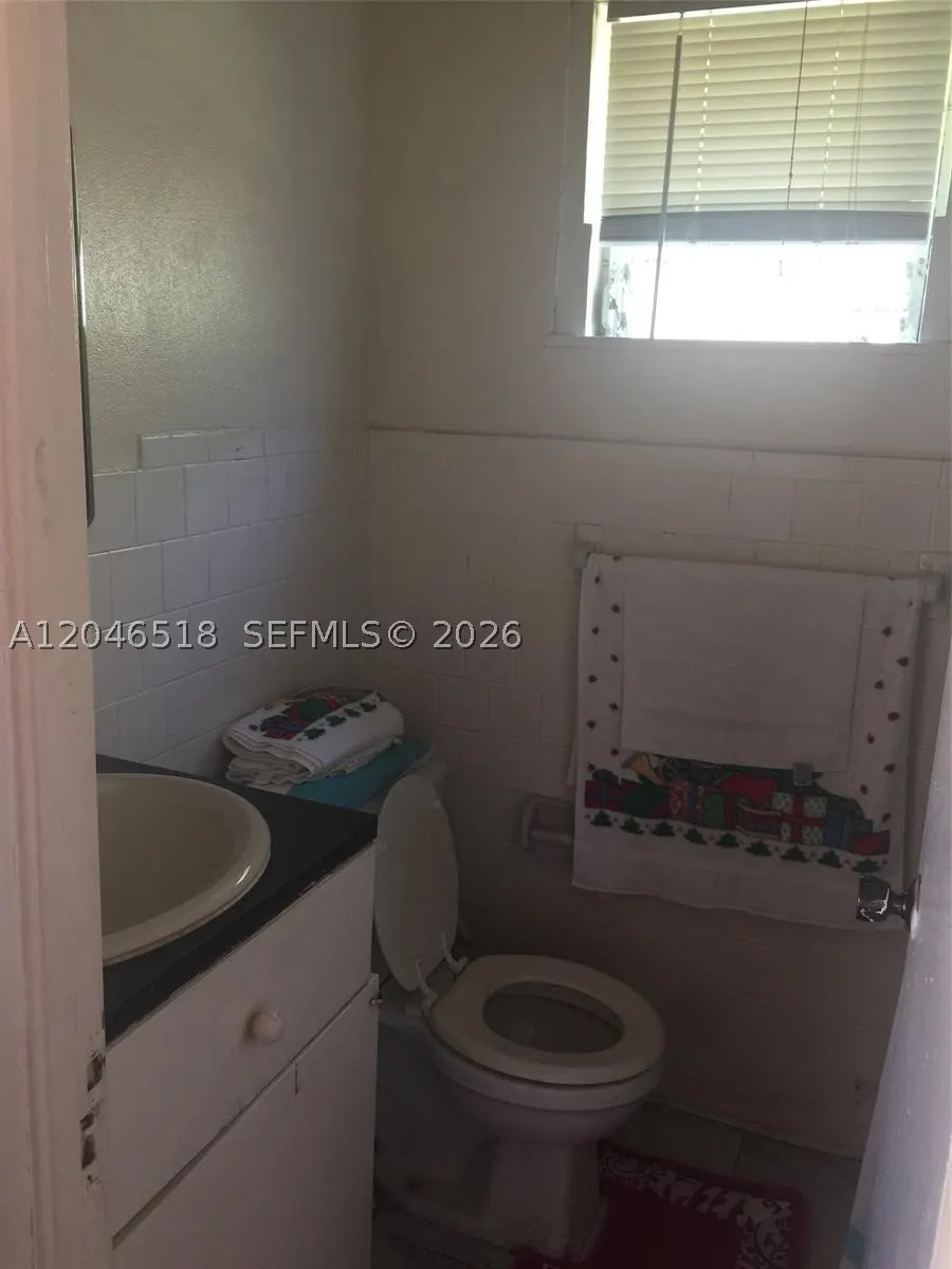 22 SW 11th St