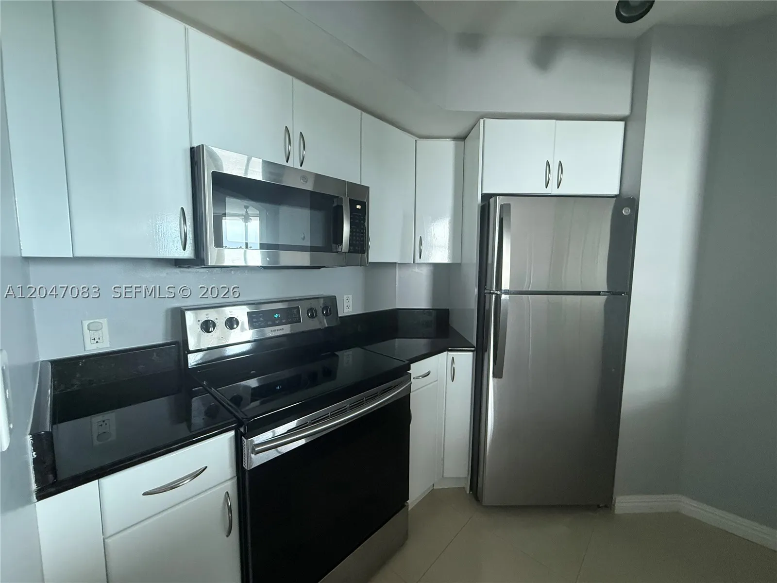 9201 Collins Ave #521