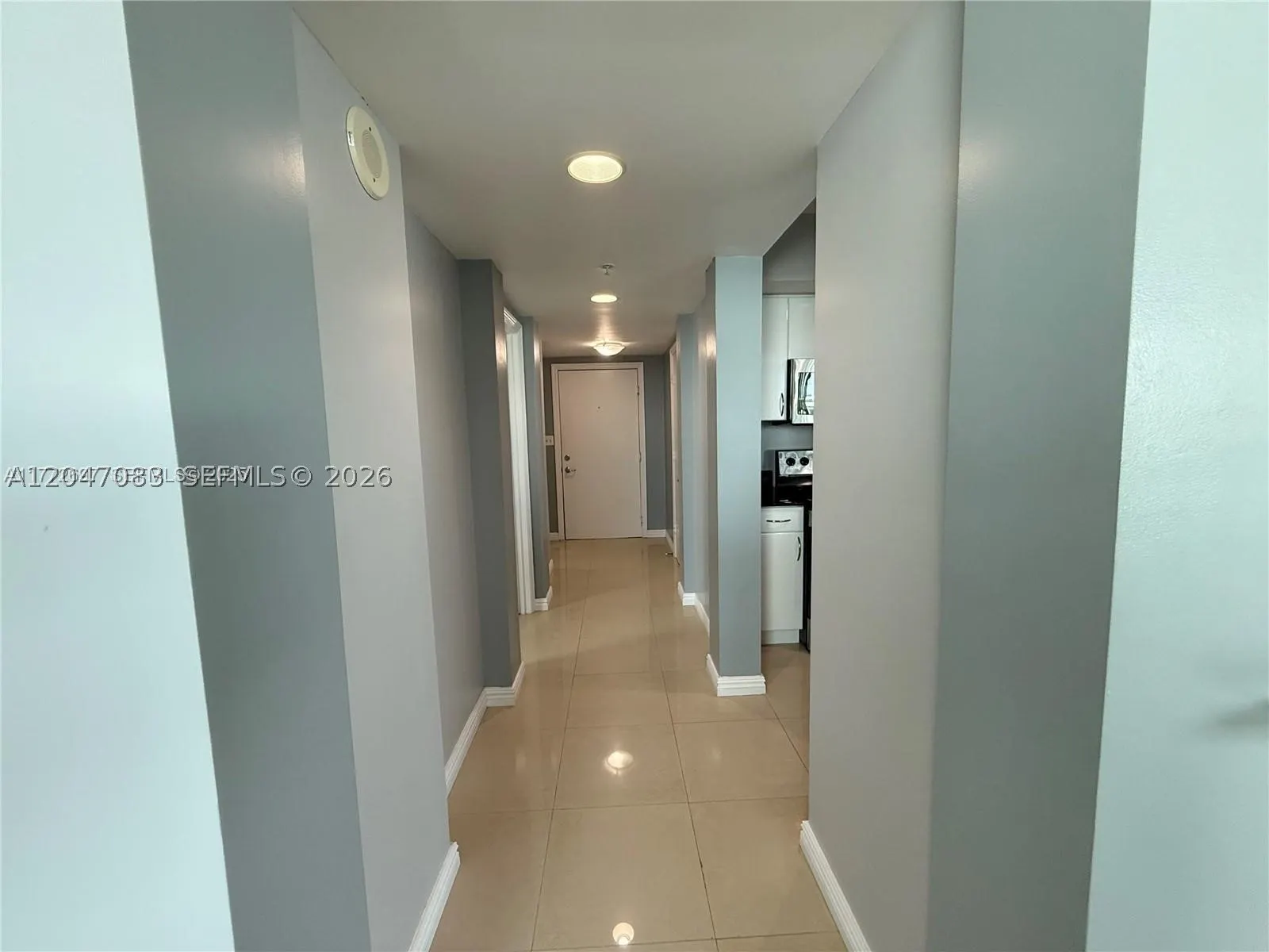 9201 Collins Ave #521