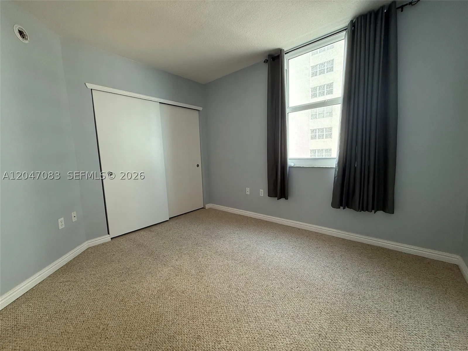9201 Collins Ave #521