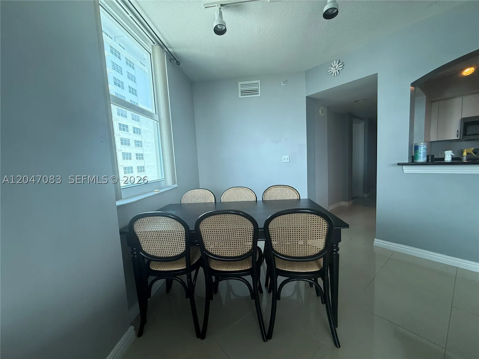 9201 Collins Ave #521