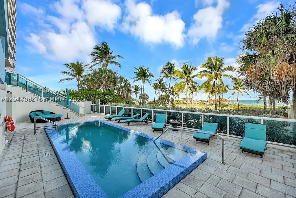 9201 Collins Ave #521