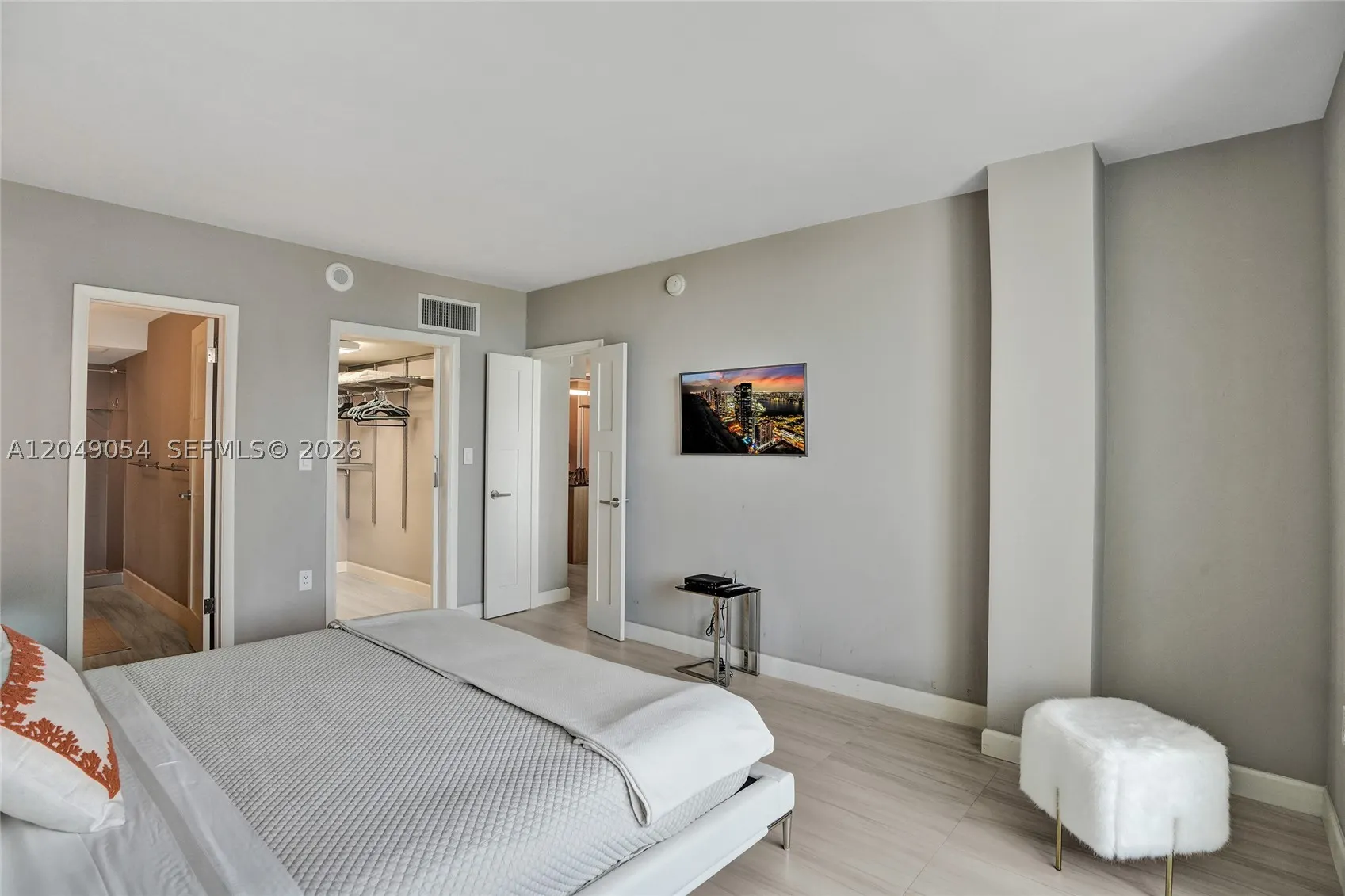 10275 Collins Ave #1116