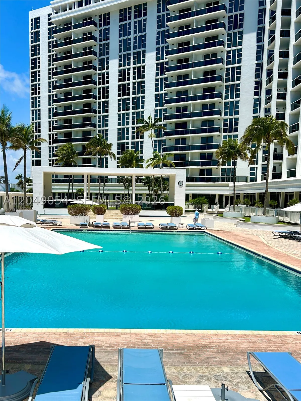 10275 Collins Ave #1116